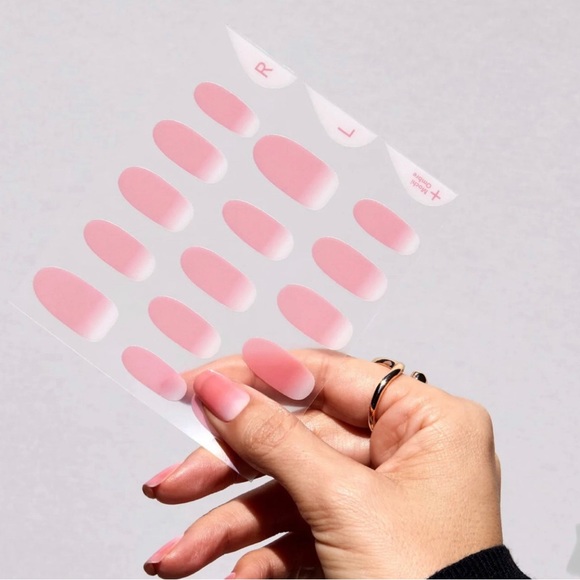 ManiMe Stick-On Gels | Mochi Ombre - Picture 3 of 7